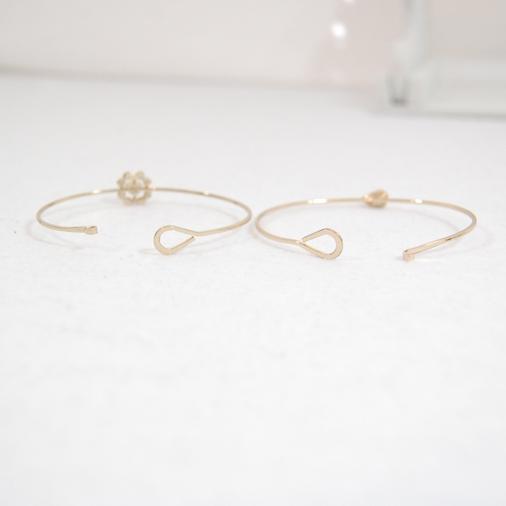 SET of 2 gold bangle bracelets - Picture 5 of 6